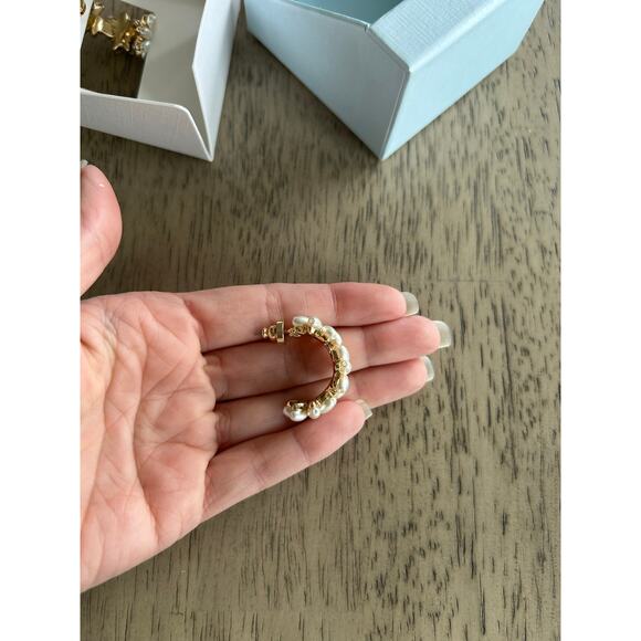 House of Harlow 1960 Pearl Daisy Post Hoop Earrings - Picture 6 of 8